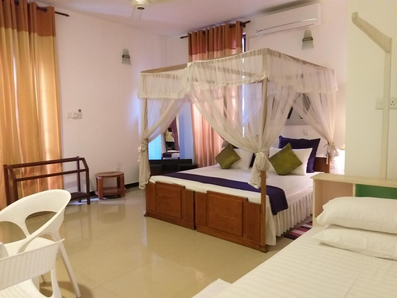 Cosy Nest Home Stay Negombo Habitación foto